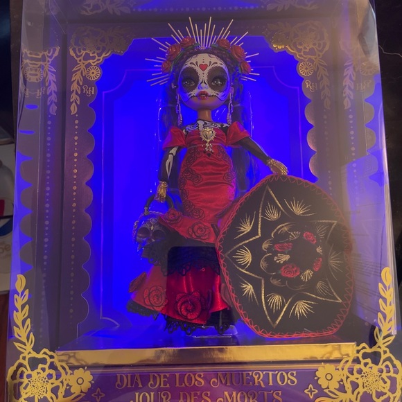 Collector Rainbow High 2022 Celebration Edition Día De Los Muertos Maria Garcia - Picture 14 of 16
